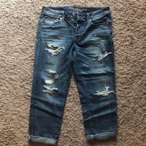 NWOT Distressed Boyfriend Cropped Jeans